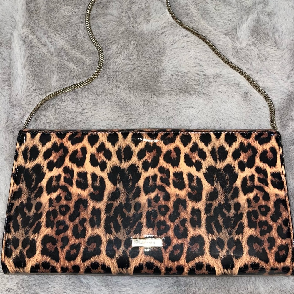 Leopard print pattern clutch purse